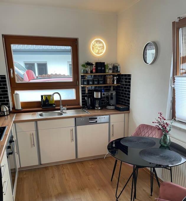 Verl Cozy Wilkipartment Bis 4 Pers - Hund - Netflix - Wlan - Wintergarten - Coffeebar - Popcorn מראה חיצוני תמונה